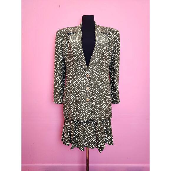 Vintage 1980's Silk Skirt Suit by Dana Buchman | Size XS - Picture 3 of 10